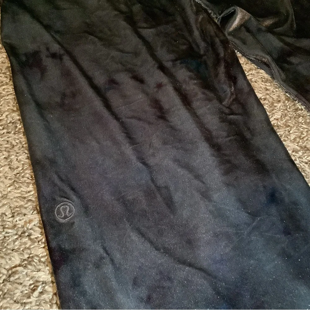 Lululemon athletica velour wide leg pants, gray w/multicolored design, size: 8 - Picture 11 of 12